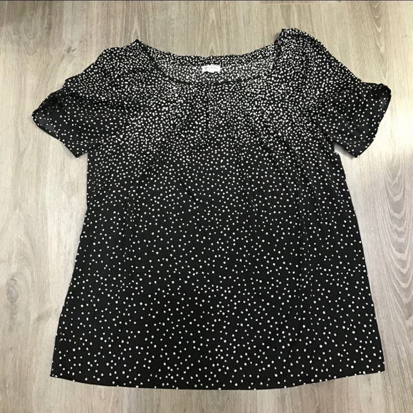 A Pea in the Pod | Silk Like Polka Dot Top - Picture 1 of 4